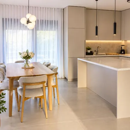 Lumiere - Downtown Villa