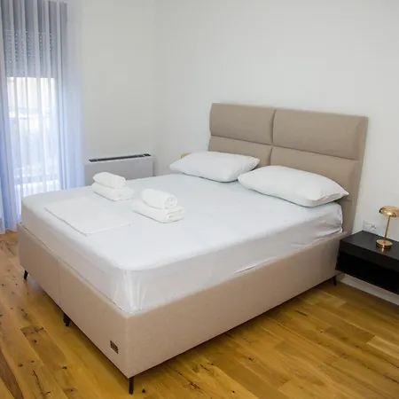 Lumiere - Downtown Villa