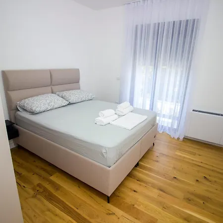 Villa Lumiere - Downtown Liyubuşka